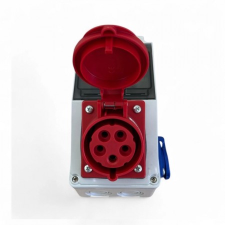 Tekli Montajlı Kombinasyon Kutusu 5x32A ve 1x16A Priz ve Sigortaları içerisinde